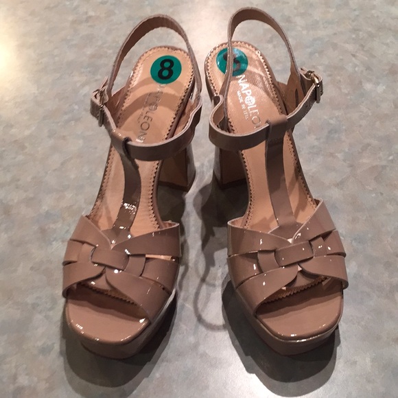 Shoes - Napoleon tan leather patent sandals